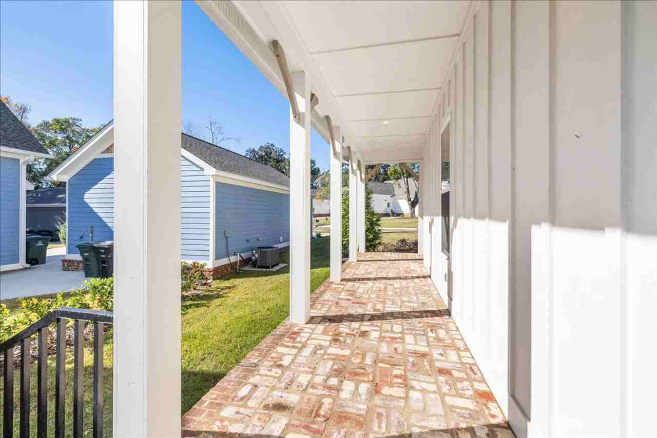 4072 Biltmore Ave - Photo 2 of 45