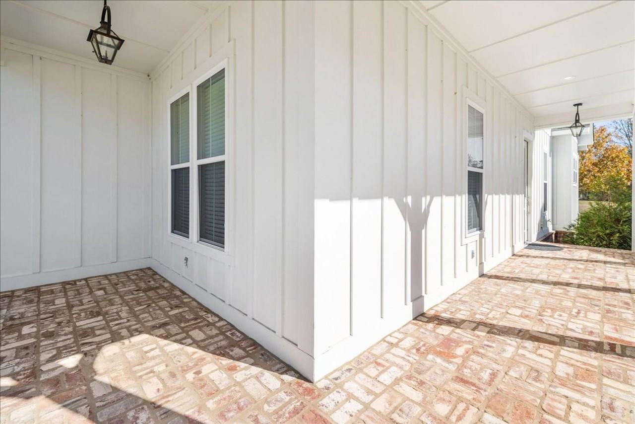 4072 Biltmore Ave - Photo 3 of 45