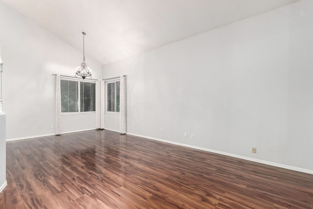 518 S Pueblo St - Photo 7 of 50