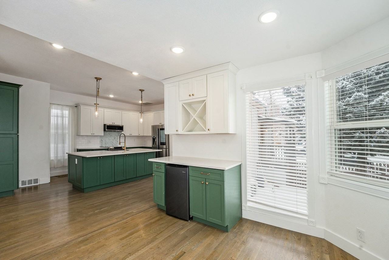 2573 Chase St - Photo 6 of 28