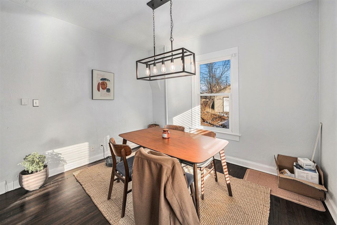 2428 Grove St - Photo 5 of 23