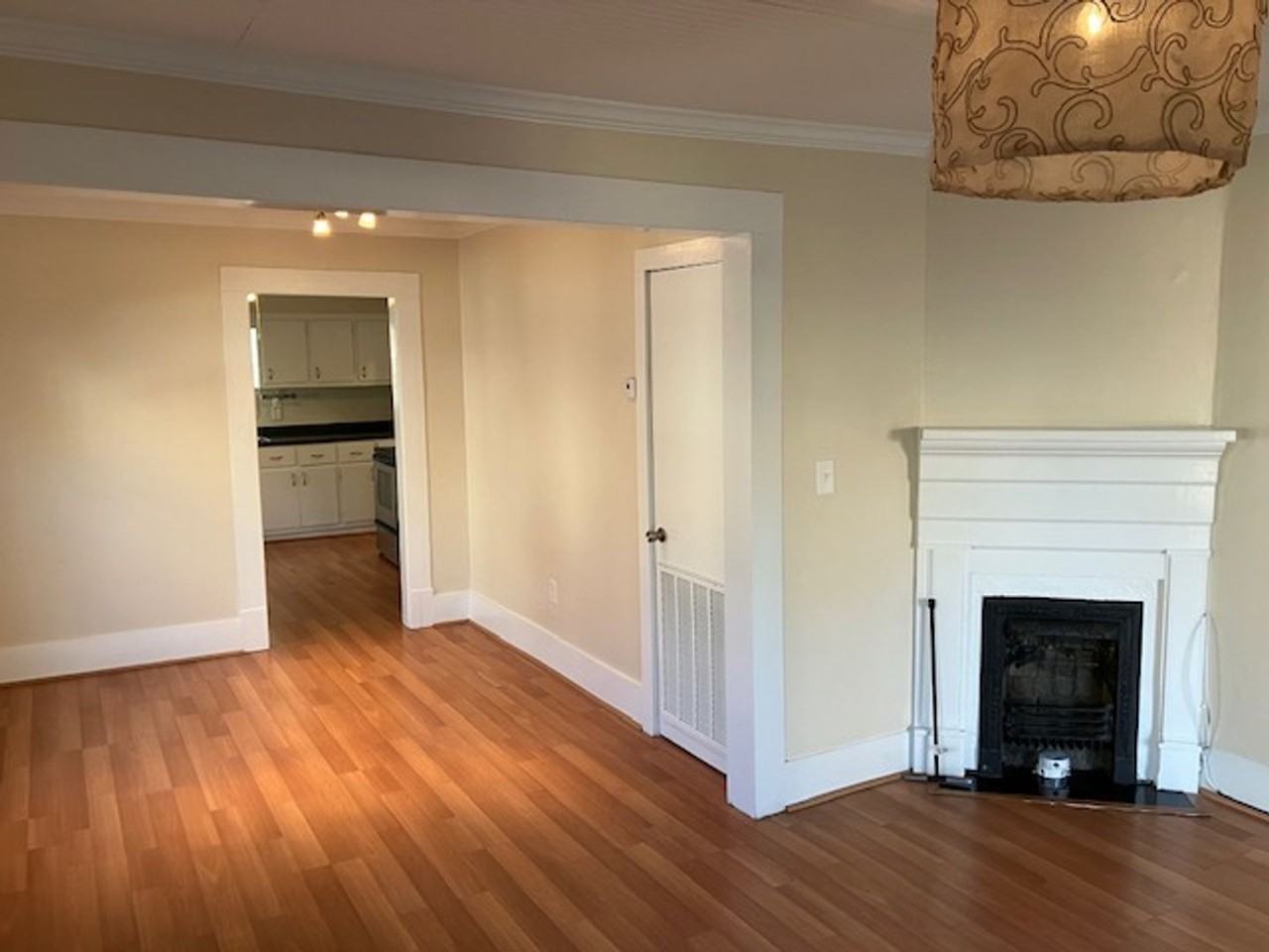 924 Clayton Ave - Photo 3 of 9