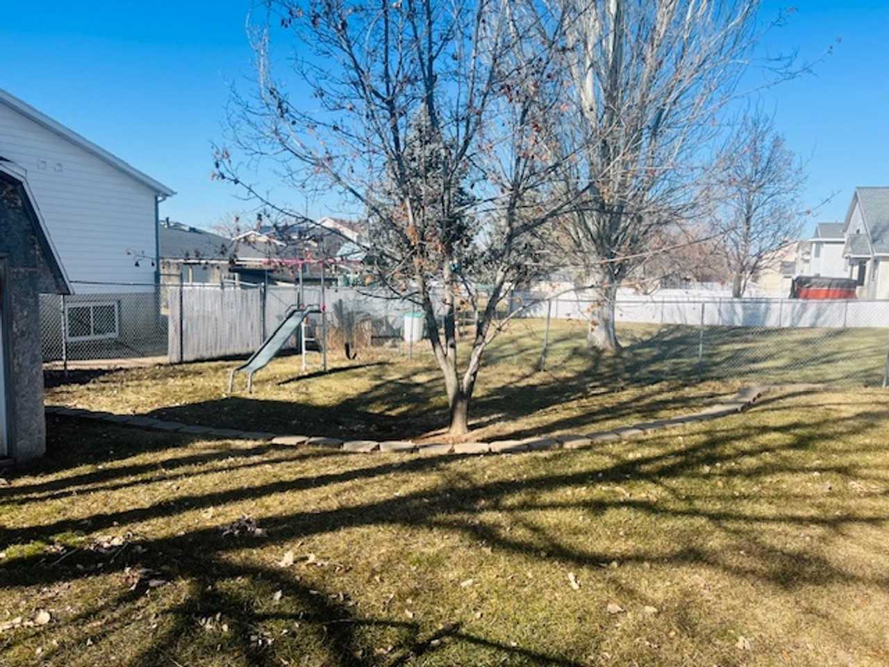 2242 W 1680 N - Photo 4 of 19