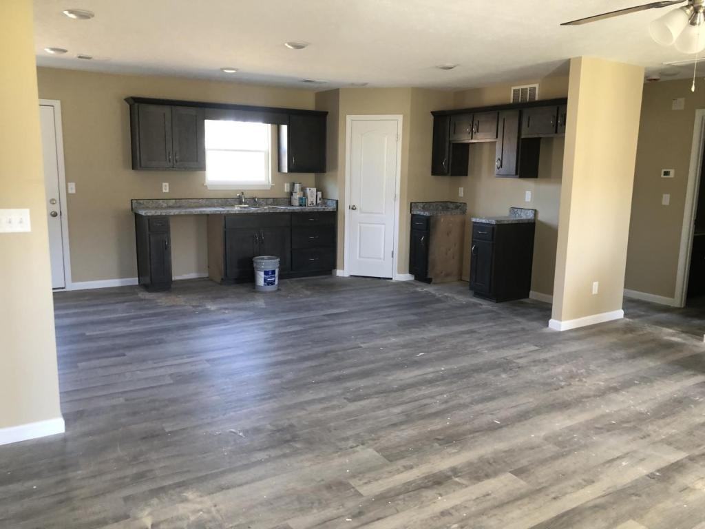 114 Diane Ct - Photo 2 of 7