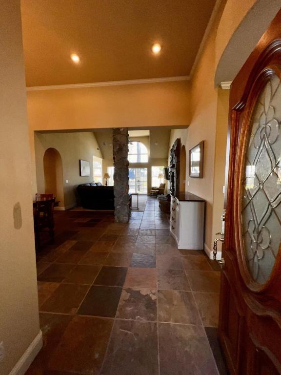 17363 Henry Rd - Photo 2 of 20
