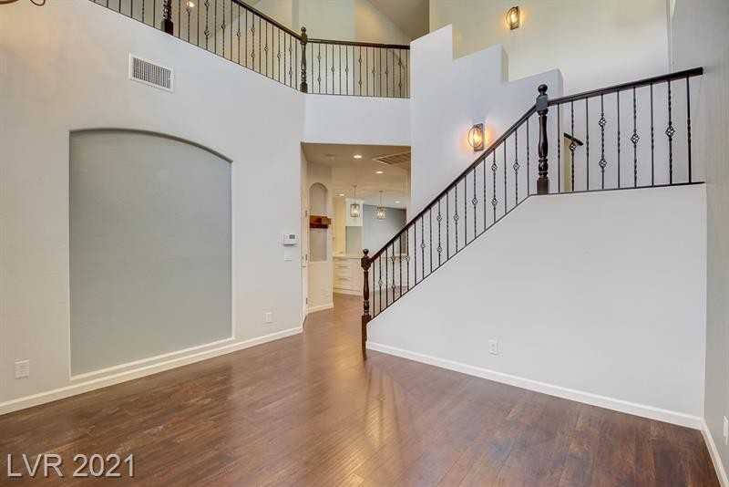 5597 Jelsma Ave - Photo 5 of 33