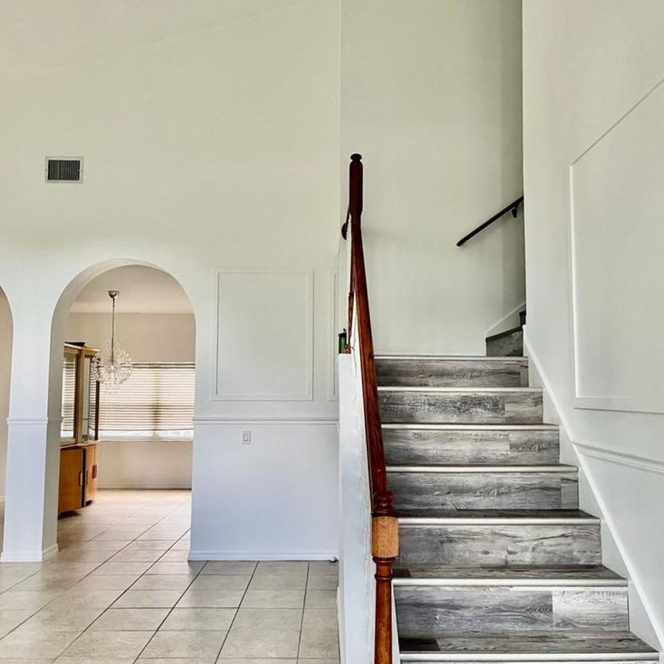 2408 Huron Cir - Photo 2 of 11