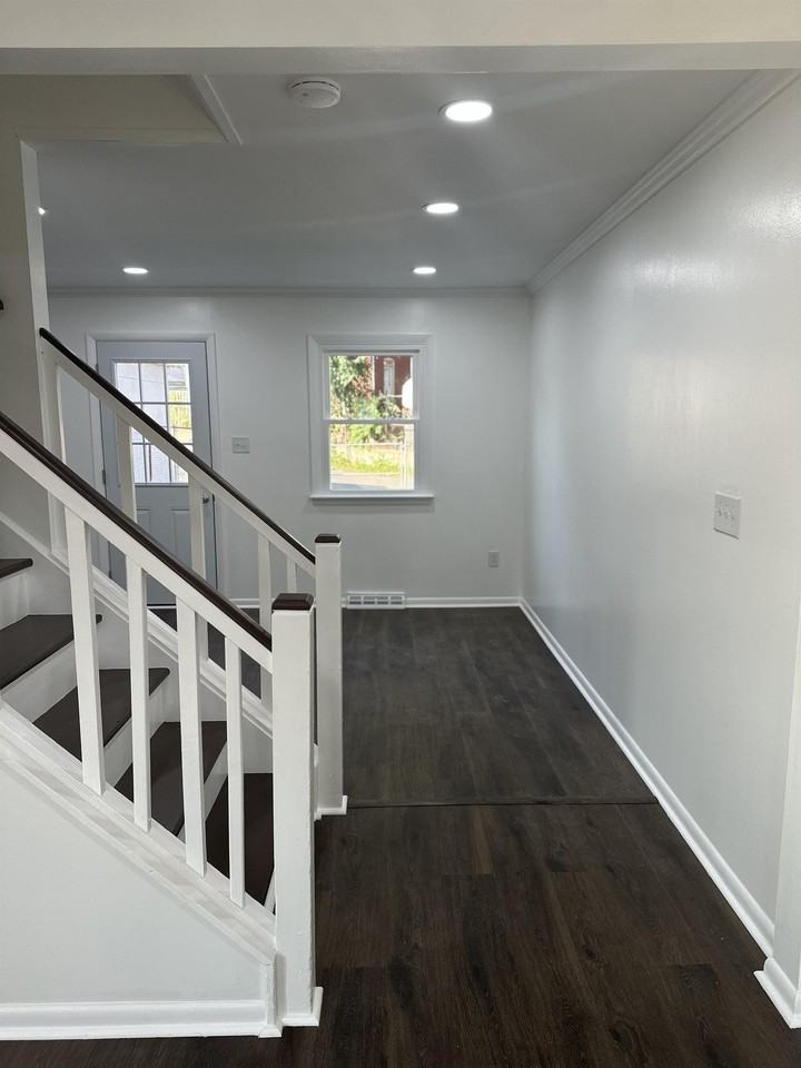 741 Rockland St #1 - Photo 3 of 12