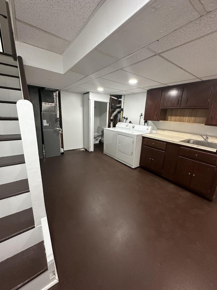 741 Rockland St #1 - Photo 6 of 12