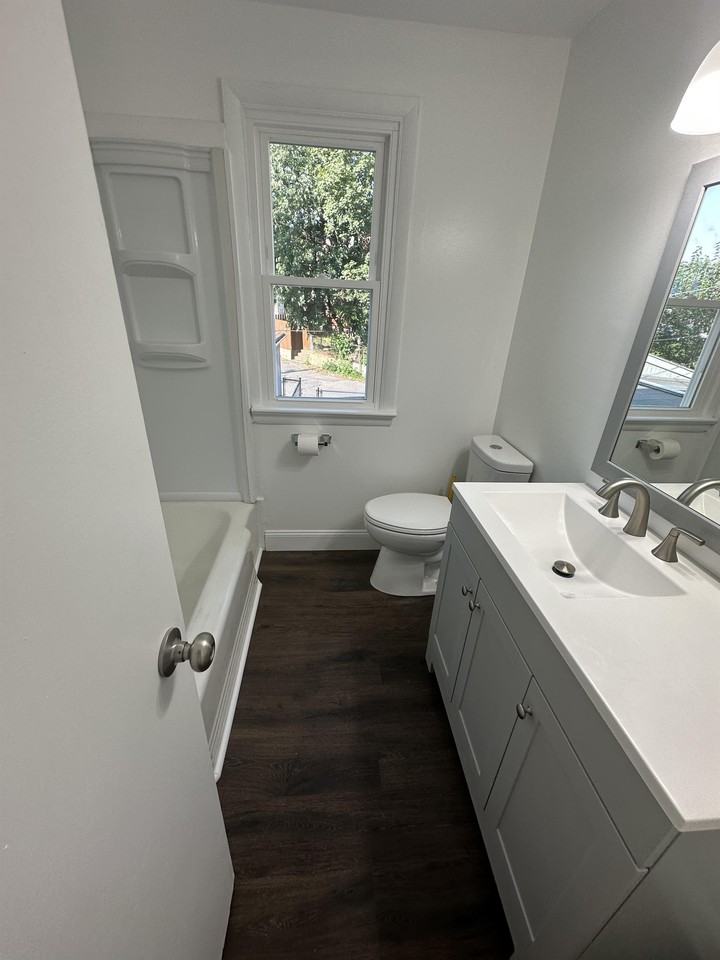 741 Rockland St #1 - Photo 7 of 12
