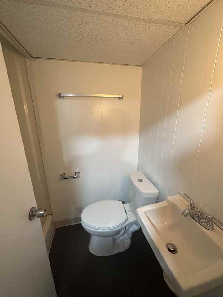 741 Rockland St #1 - Photo 5 of 12