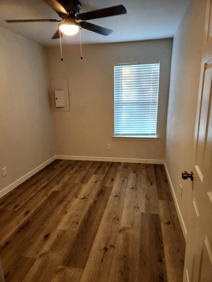 4010 Fair Park Blvd - Photo 4 of 7