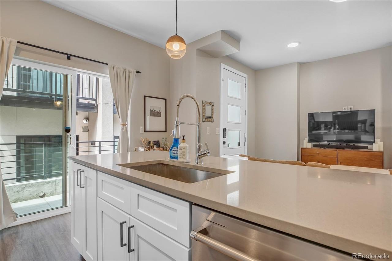 5262 Eliot St - Photo 7 of 22