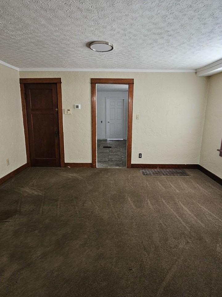 325 Burleigh Ave - Photo 3 of 17