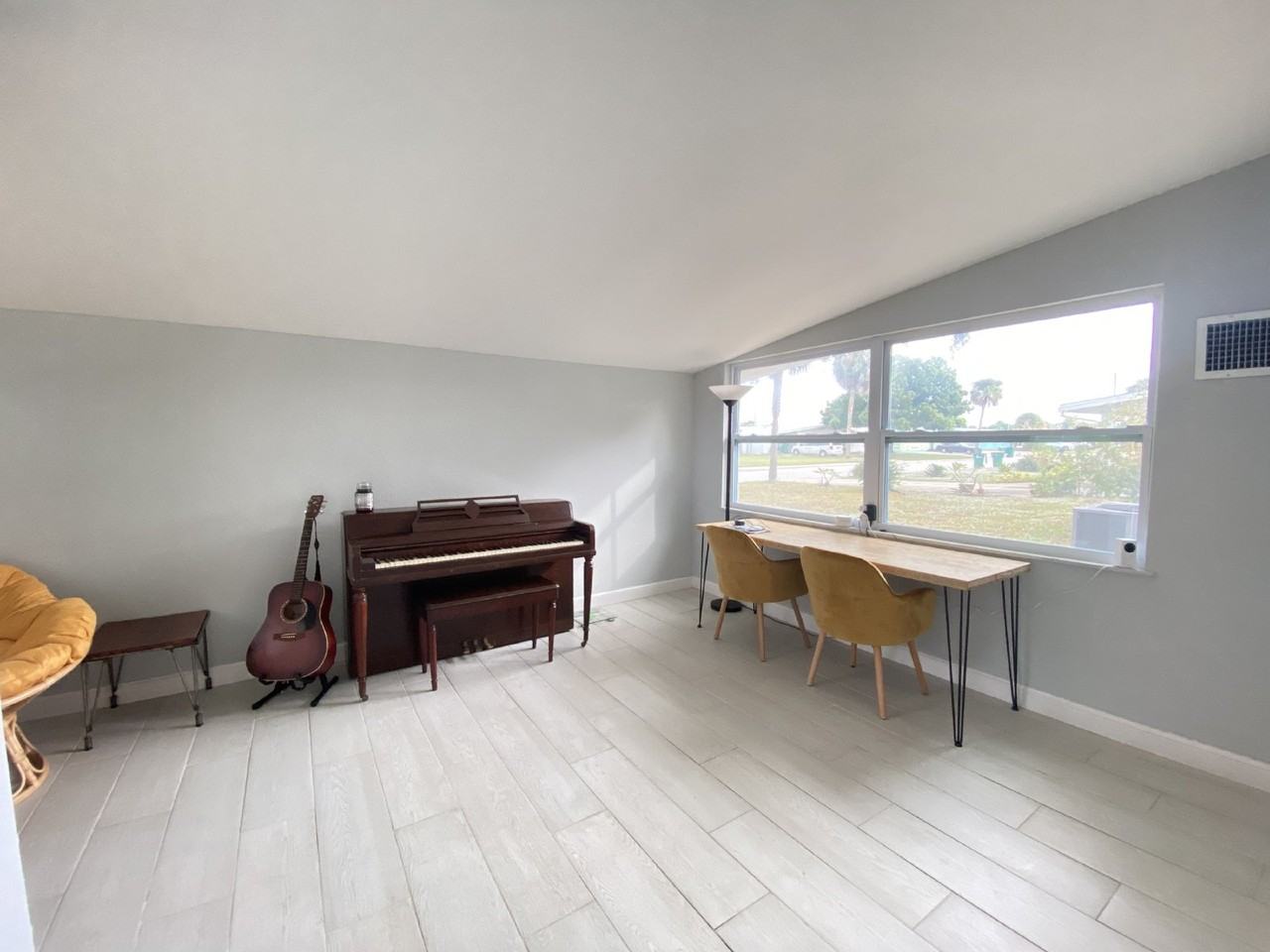 245 Sabal Ave - Photo 2 of 27