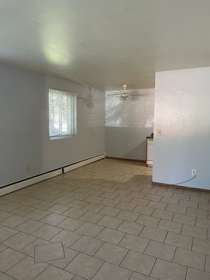 800-UNIV - Photo 2 of 13