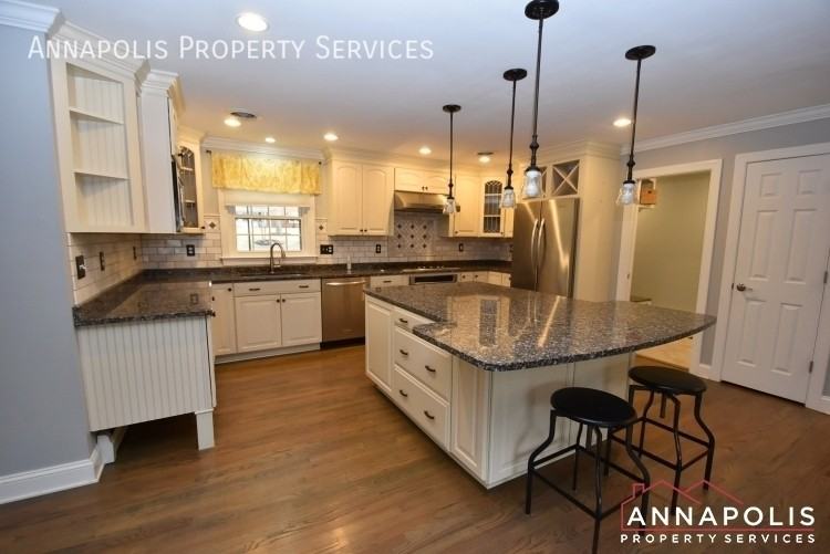 318 Saint Ives Dr - Photo 2 of 32