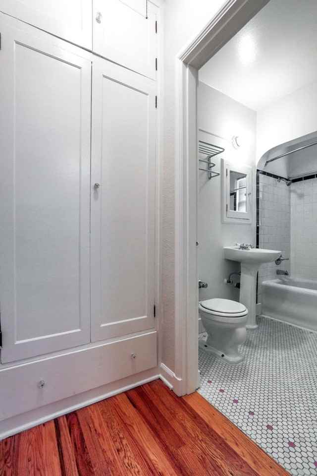 MARQUAM MANOR APARTMENTS (MCM03) - Photo 4 of 31