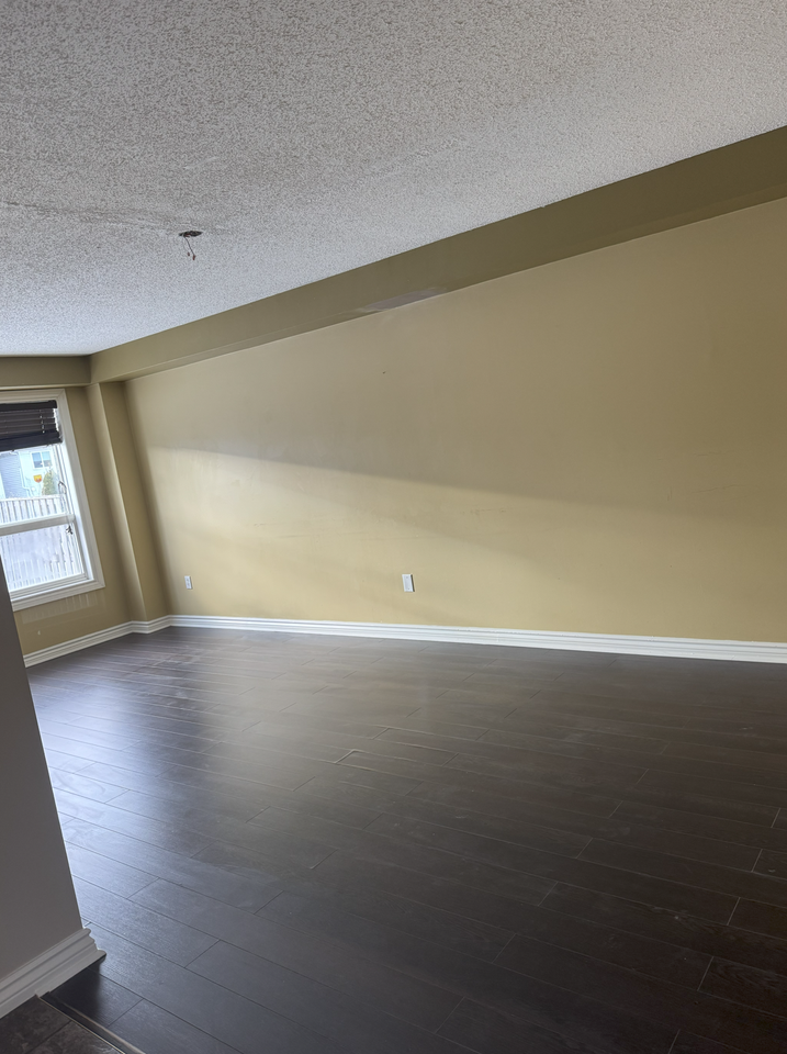 254 Newport Dr - Photo 3 of 11