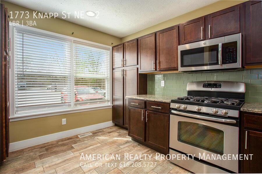 1773 Knapp St Ne #2 - Photo 5 of 19