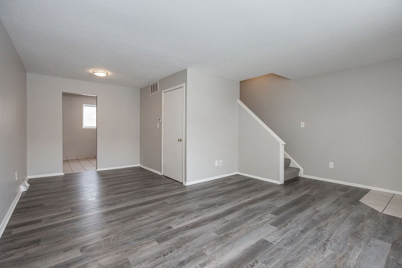 23755 Banbury Cir #10 - Photo 7 of 25