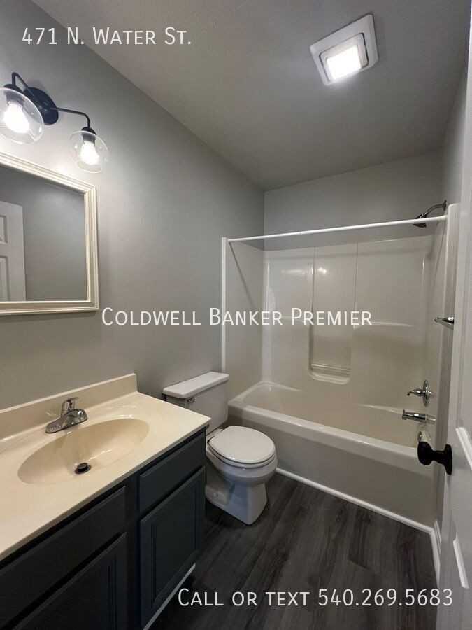 471 N Water St - Photo 2 of 12