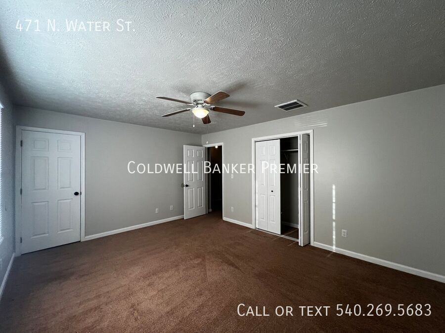 471 N Water St - Photo 3 of 12