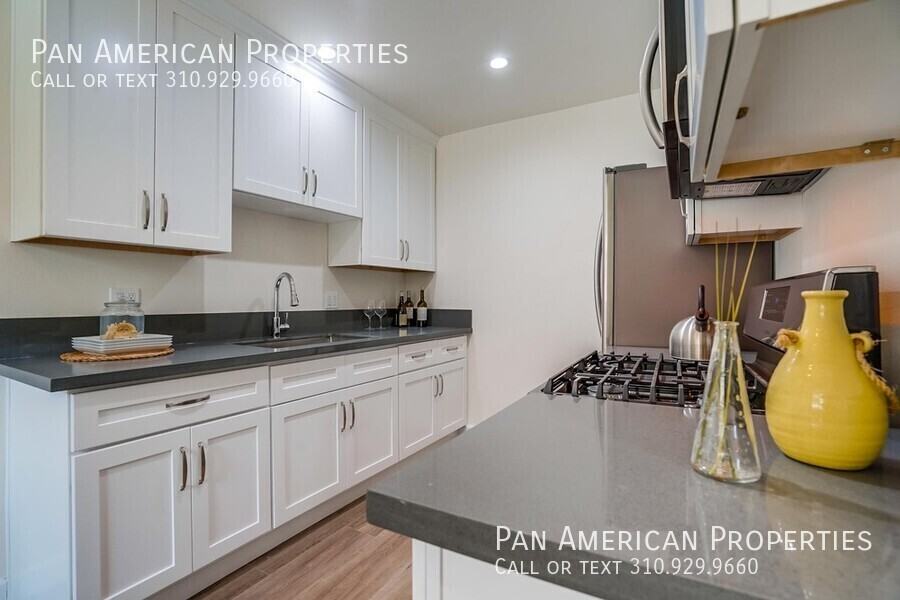 911 E La Palma Dr #I - Photo 3 of 36