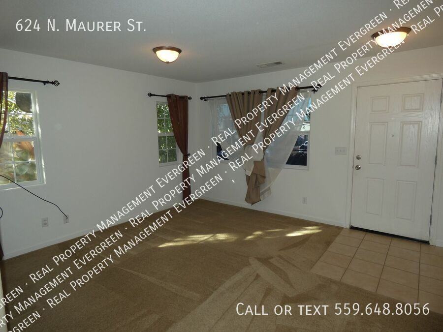 624 N Maurer St - Photo 3 of 21