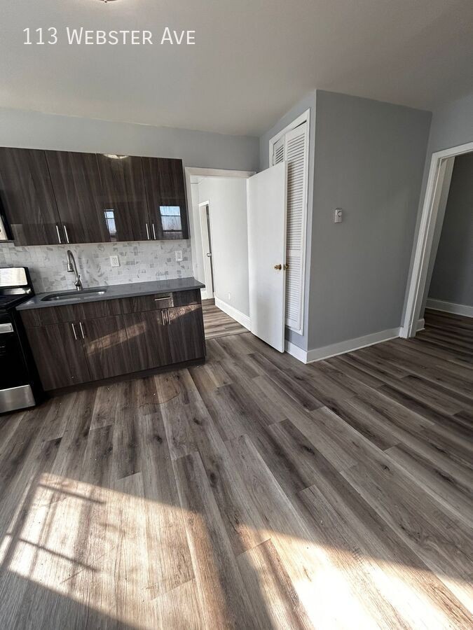 113 Webster Ave - Photo 3 of 7