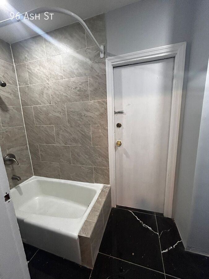 96 Ash St - Photo 4 of 6