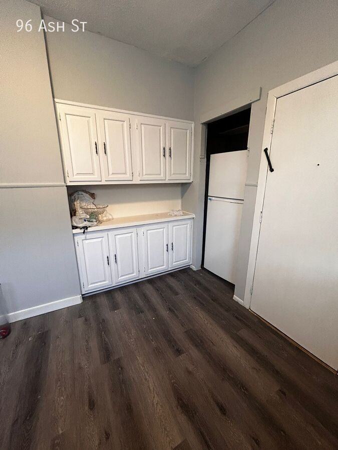 96 Ash St - Photo 5 of 6