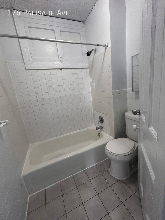 176 Palisade Ave - Photo 3 of 9