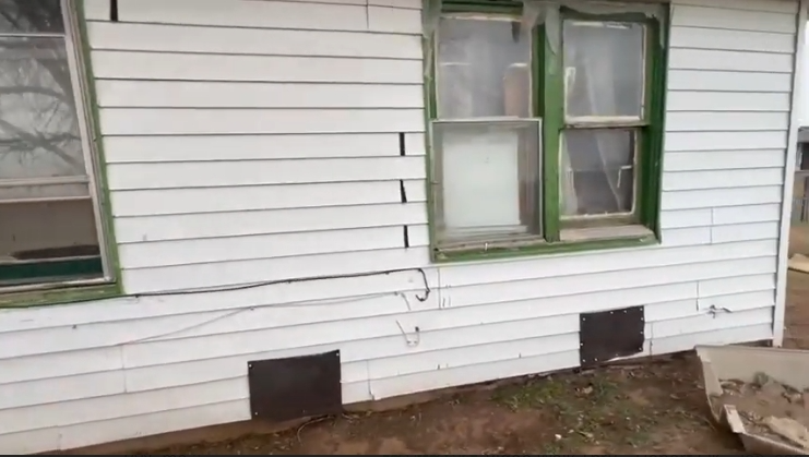 425 S Hendricks St - Photo 3 of 12