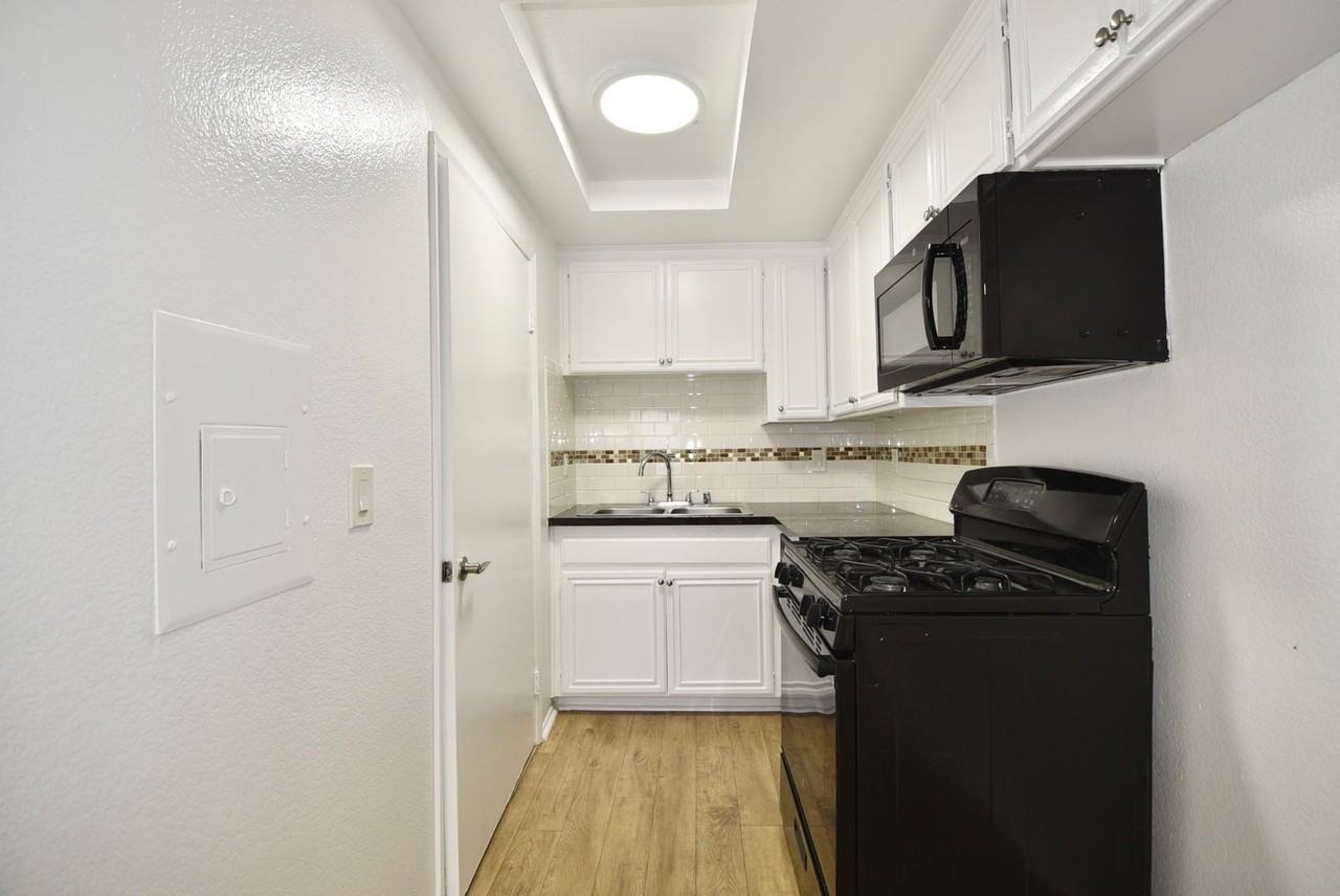 5328 - Photo 6 of 32