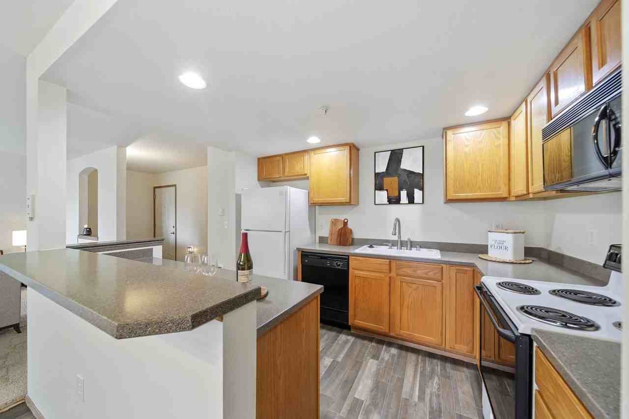 Willow Springs - Photo 7 of 22