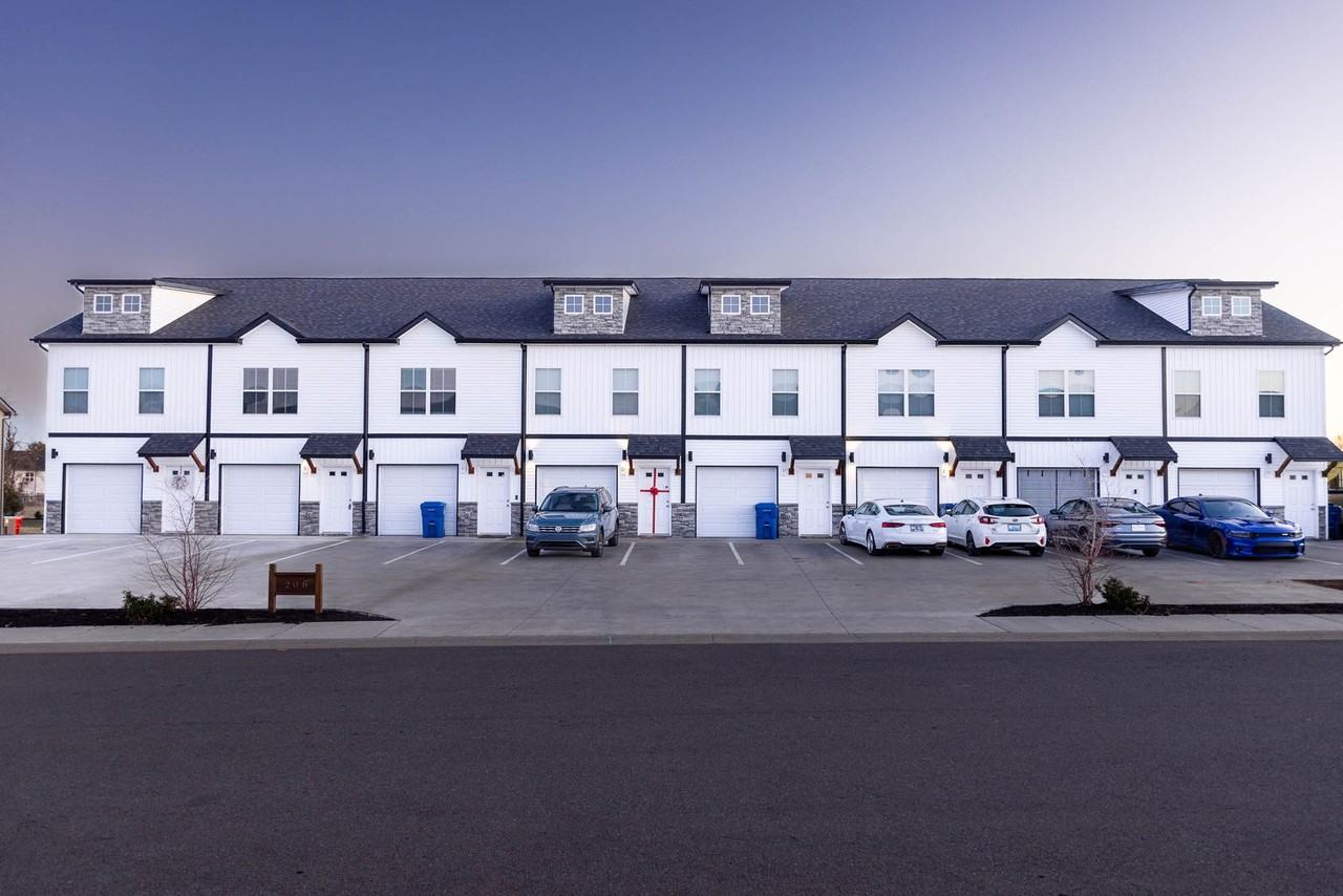 208 Drayton Dr. - Photo 2 of 3