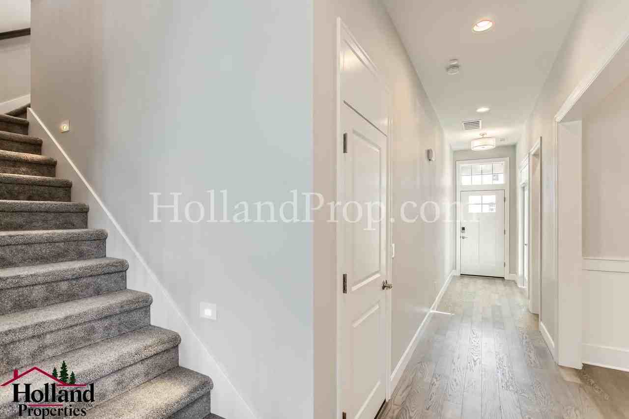 12131 Nw Sadie St - Photo 4 of 28