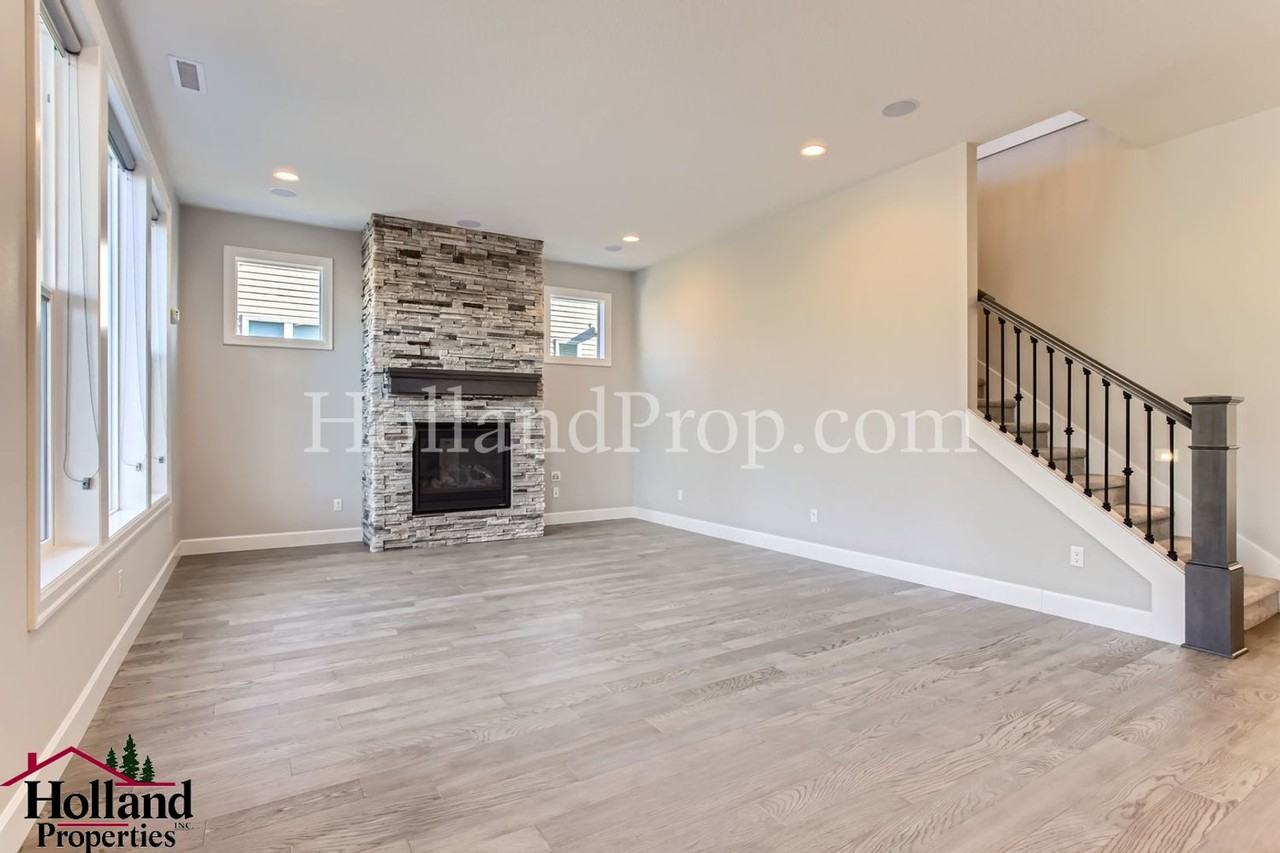 12131 Nw Sadie St - Photo 5 of 28