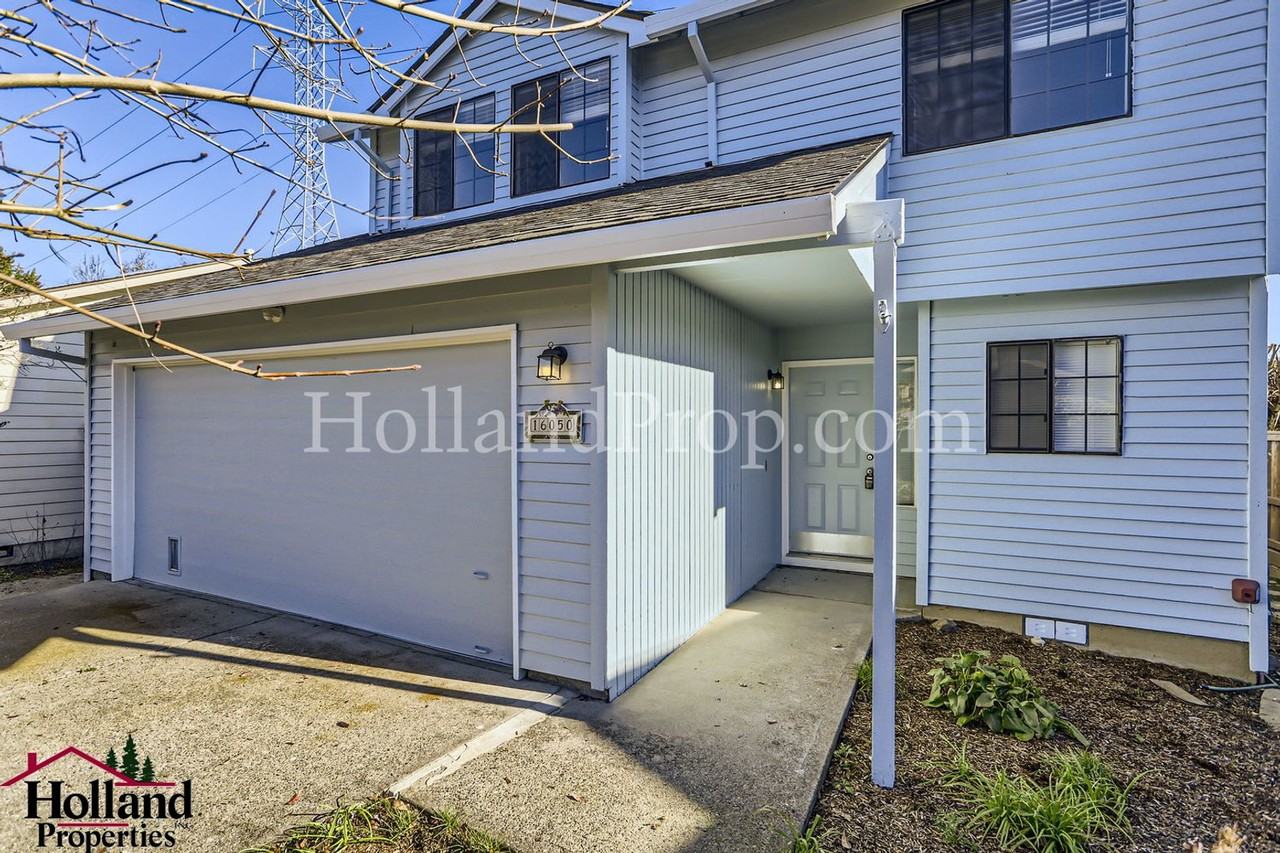 16050 Sw Old Oak Dr - Photo 2 of 17