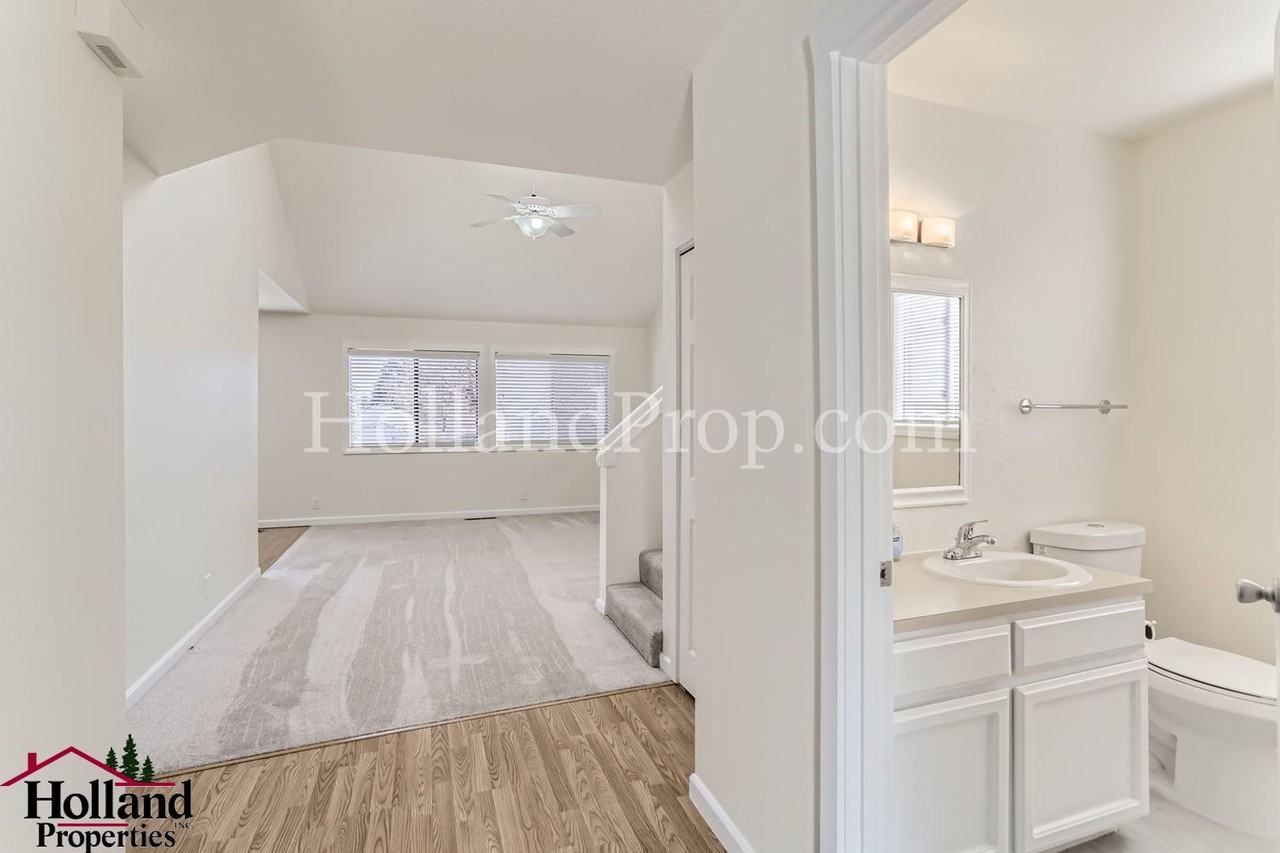 16050 Sw Old Oak Dr - Photo 3 of 17
