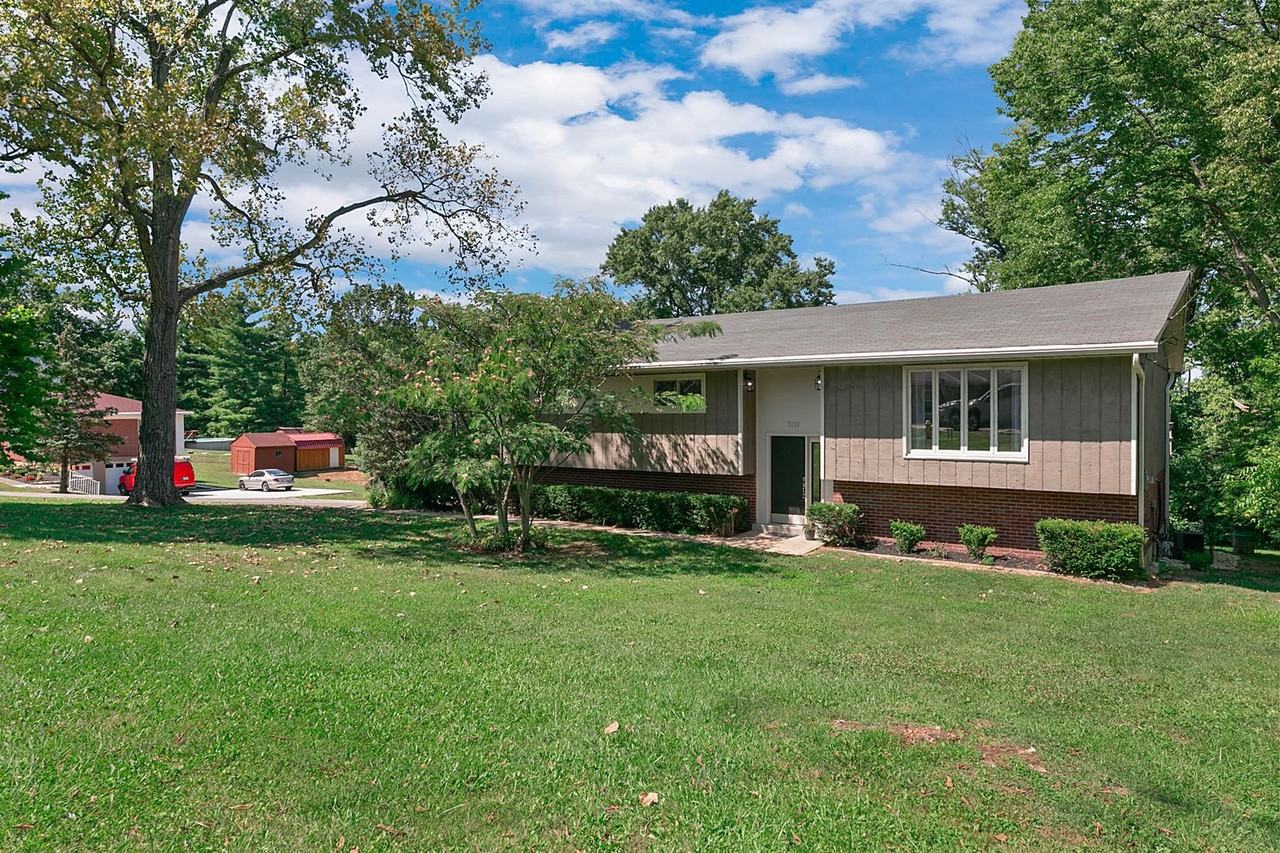 5110 W Fork Rd - Photo 2 of 33