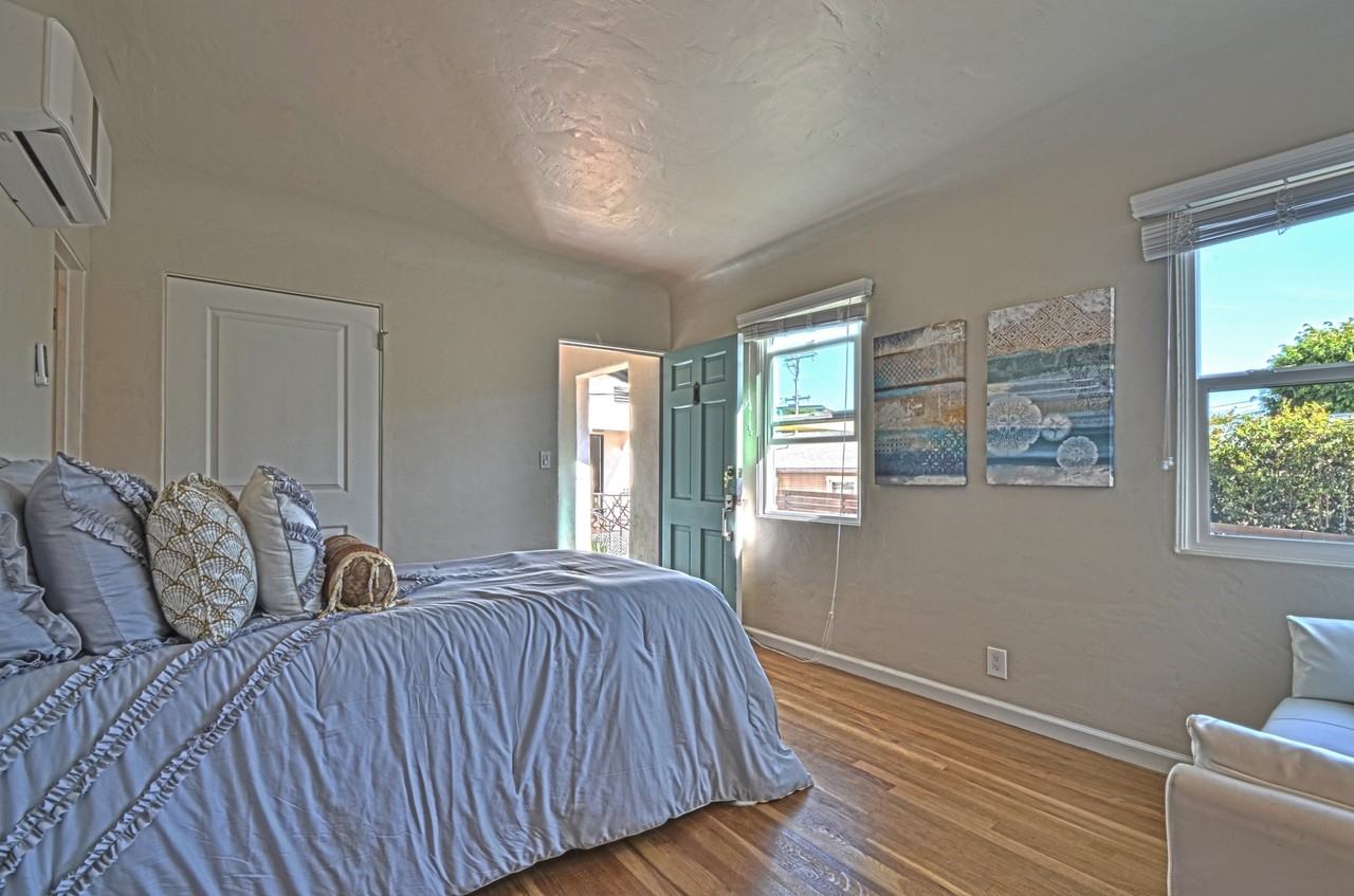 3951 Centre St #A - Photo 4 of 12