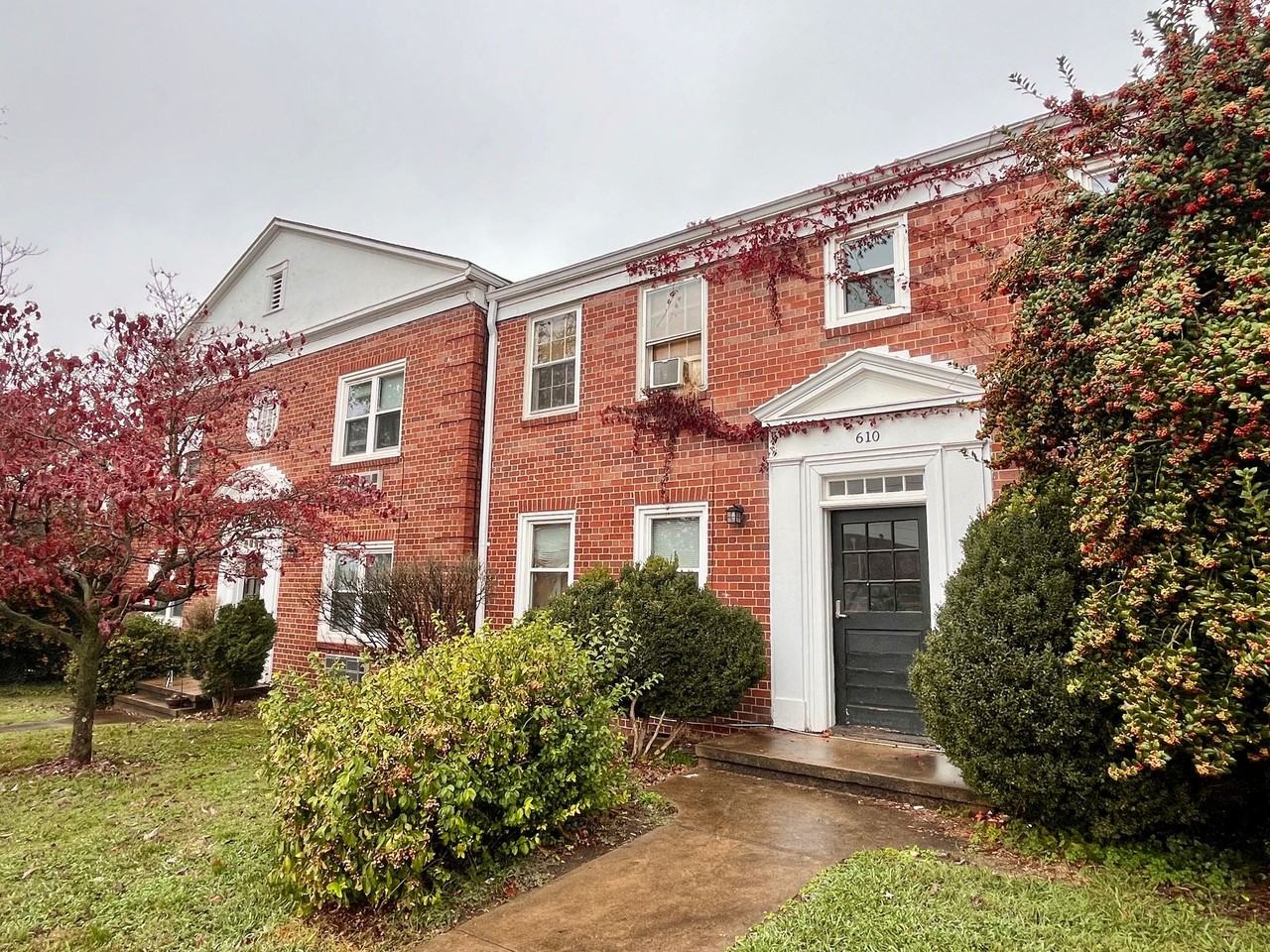 Charlemont Commons - Photo 4 of 5