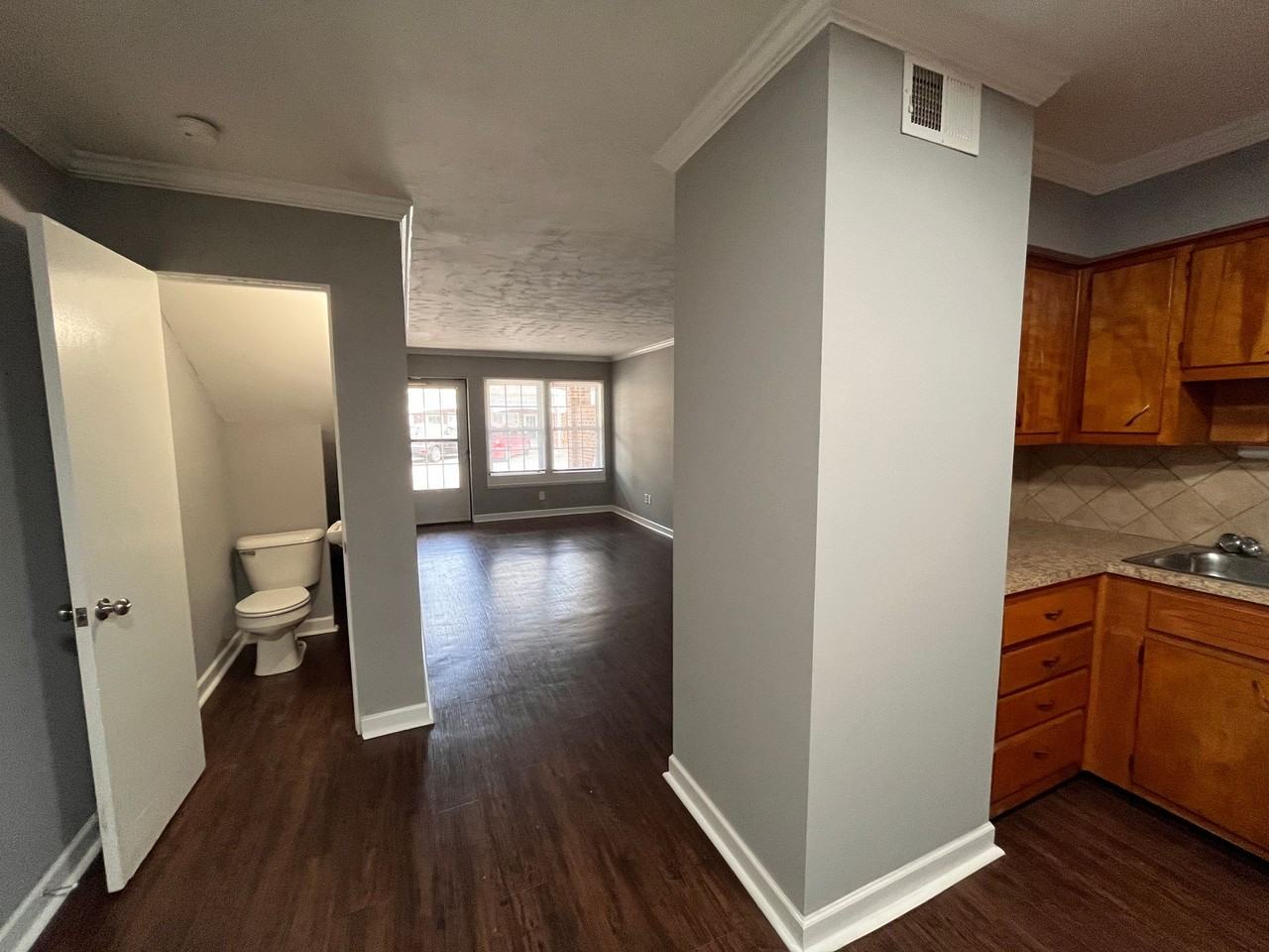 Moreland Drive Apartments - Photo 4 of 10