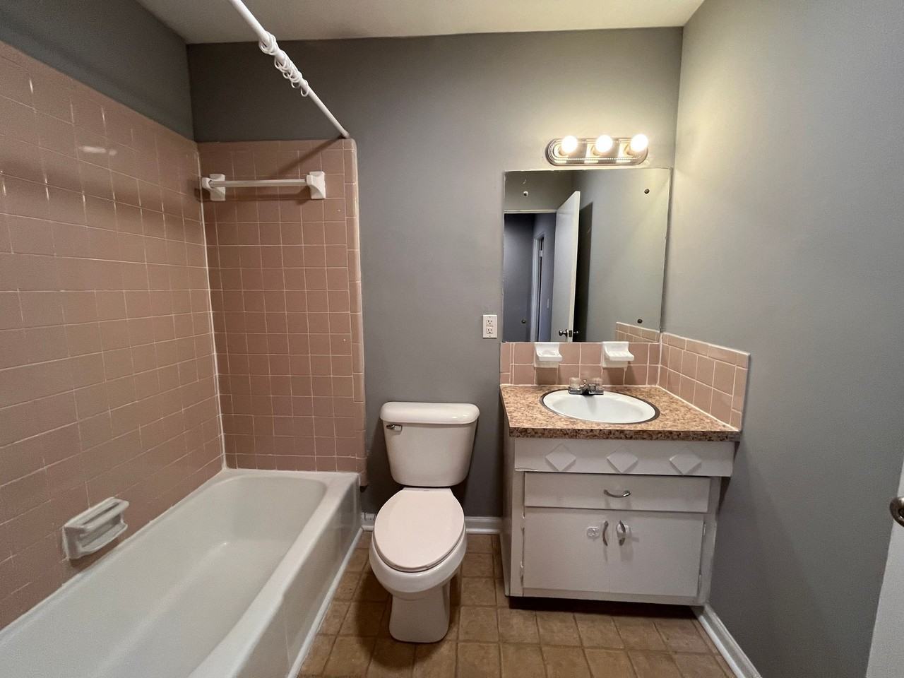 Moreland Drive Apartments - Photo 7 of 10