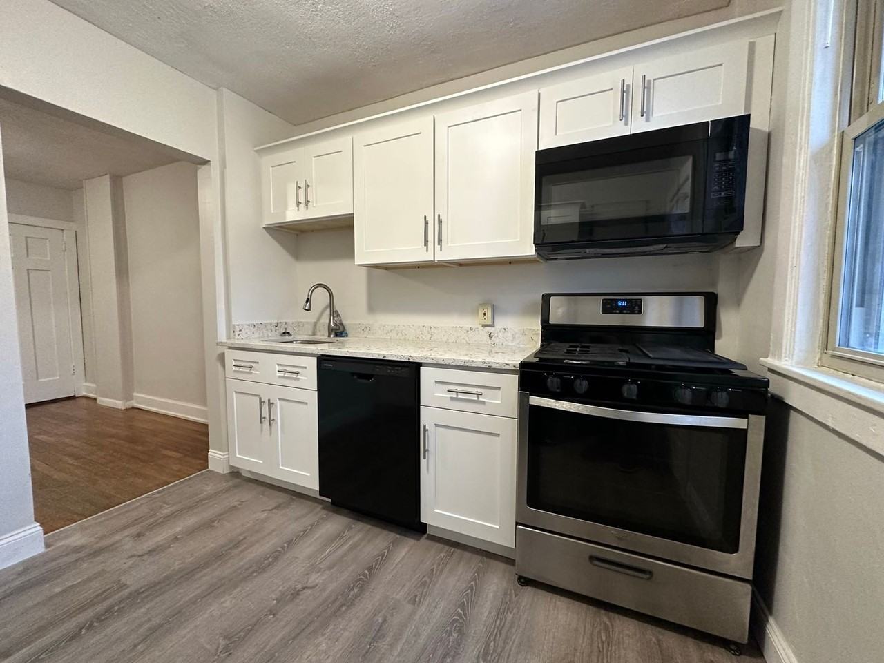 6607 Ridgeville St - Photo 2 of 12