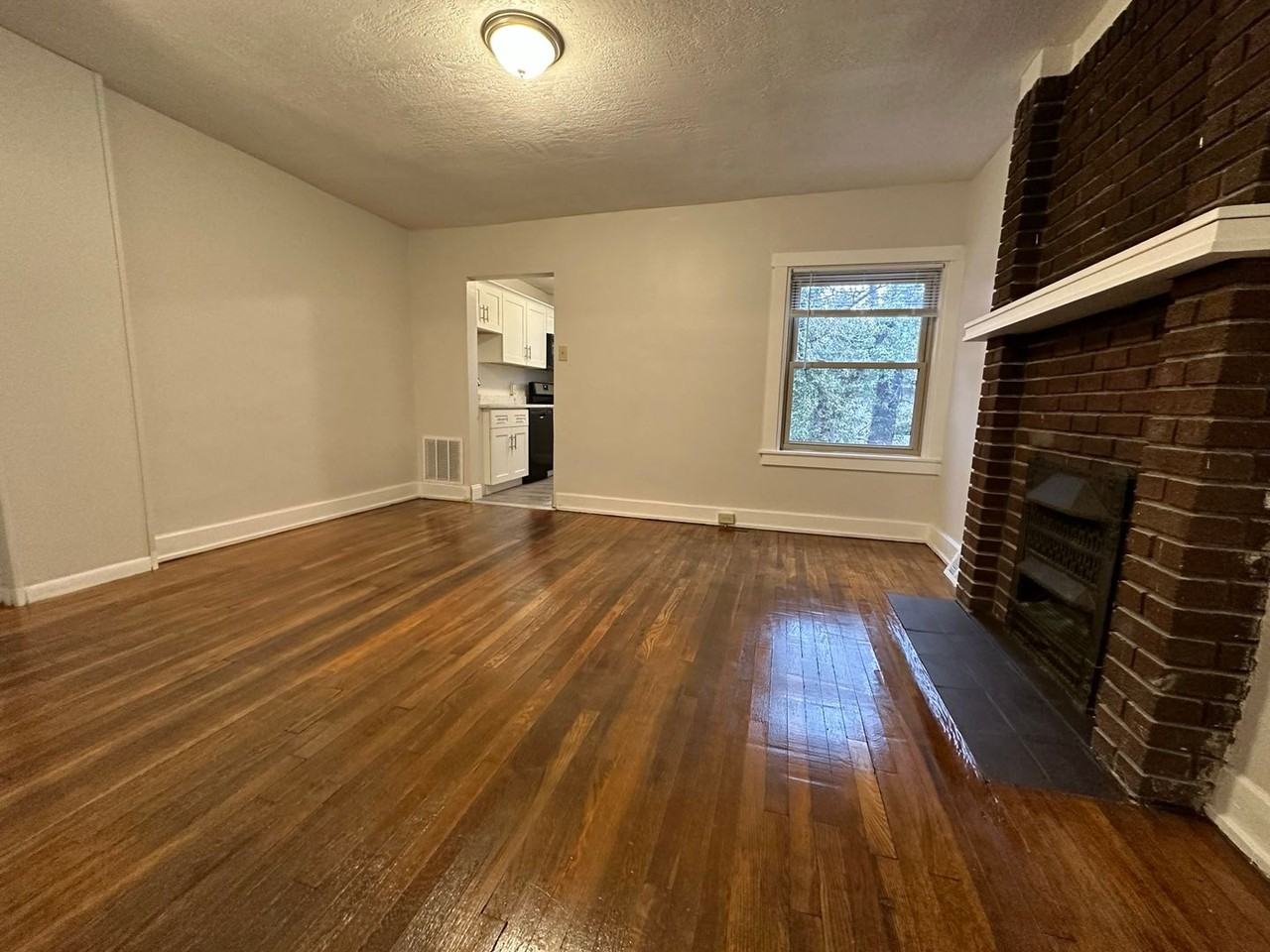 6607 Ridgeville St - Photo 5 of 12