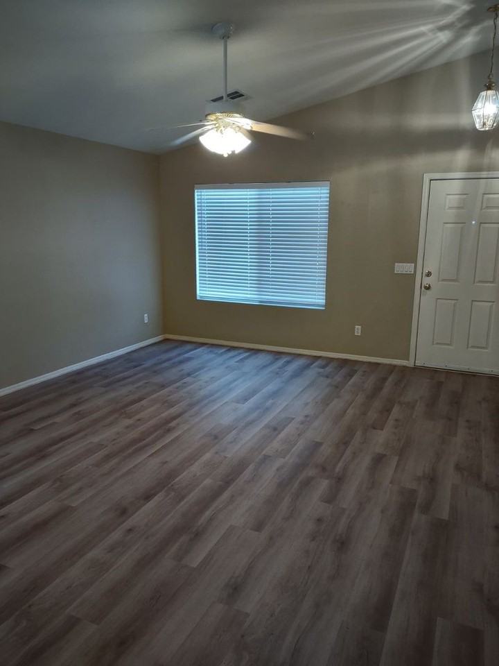 2130 S 156th Ave - Photo 2 of 12