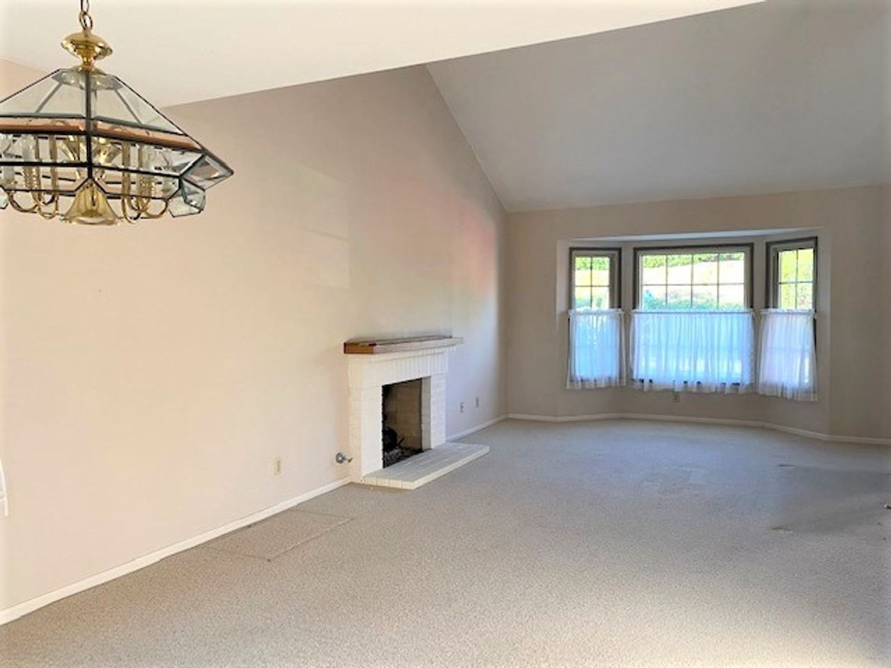 13025 Pomard Way - Photo 5 of 26